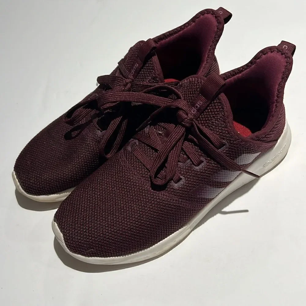 Adidas CLOUDFOAM Burgundy Tennis Shoe‎ Size 6.  B60